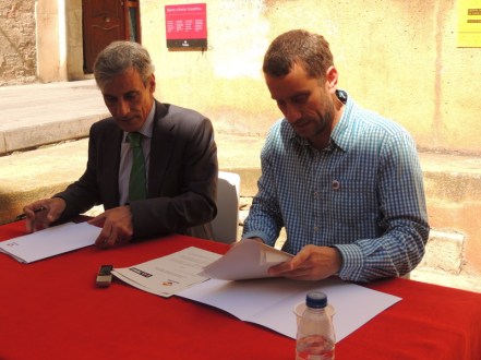 Josep Bertran i Joan Negrié signen el conveni de col·laboració: Repsol aporta 20.000 euros al FITT 